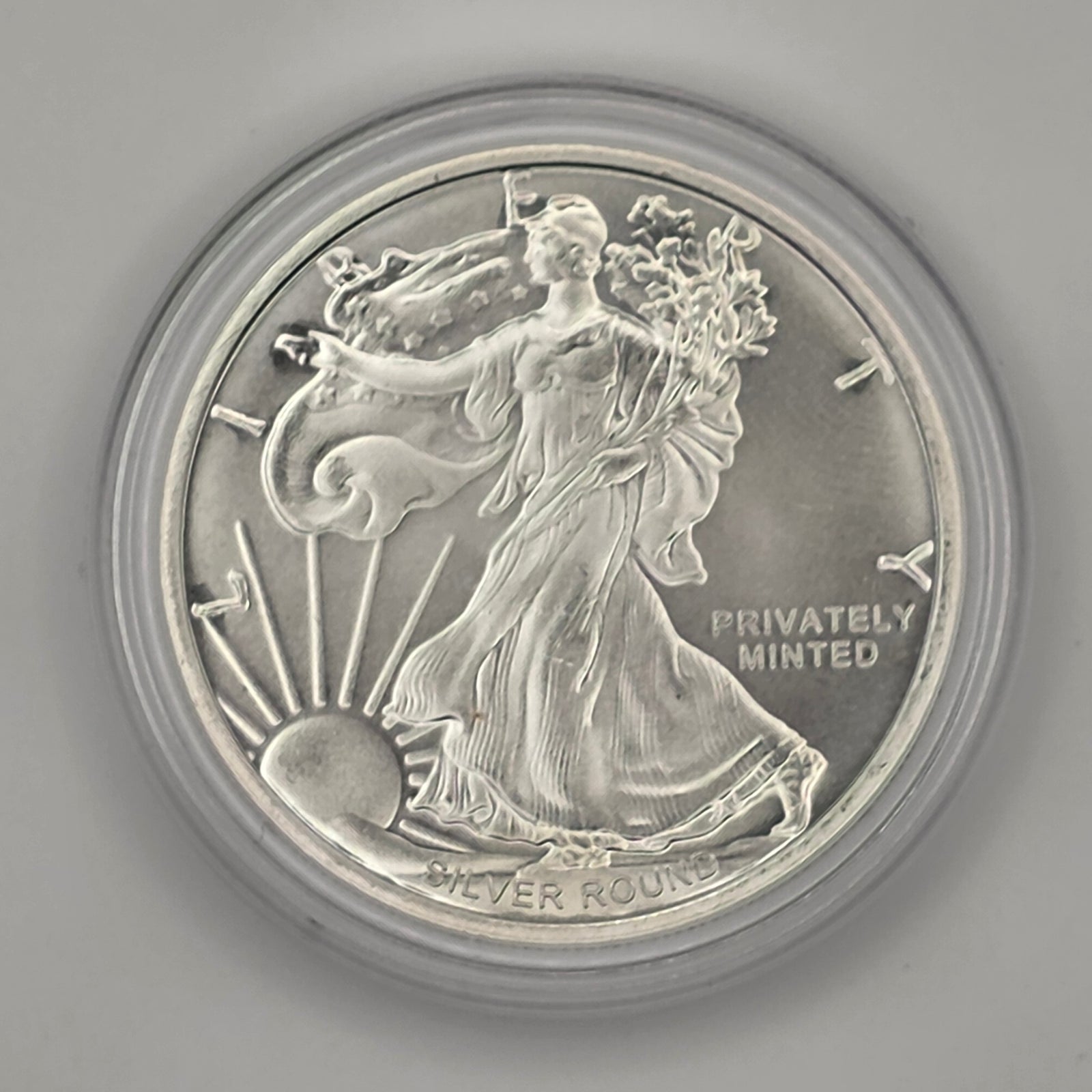 American Silver Eagle Tribute w/ Protective Capsule - .999 Pure Silver 1 Oz - 1 Troy Ounce, .999 Pure
